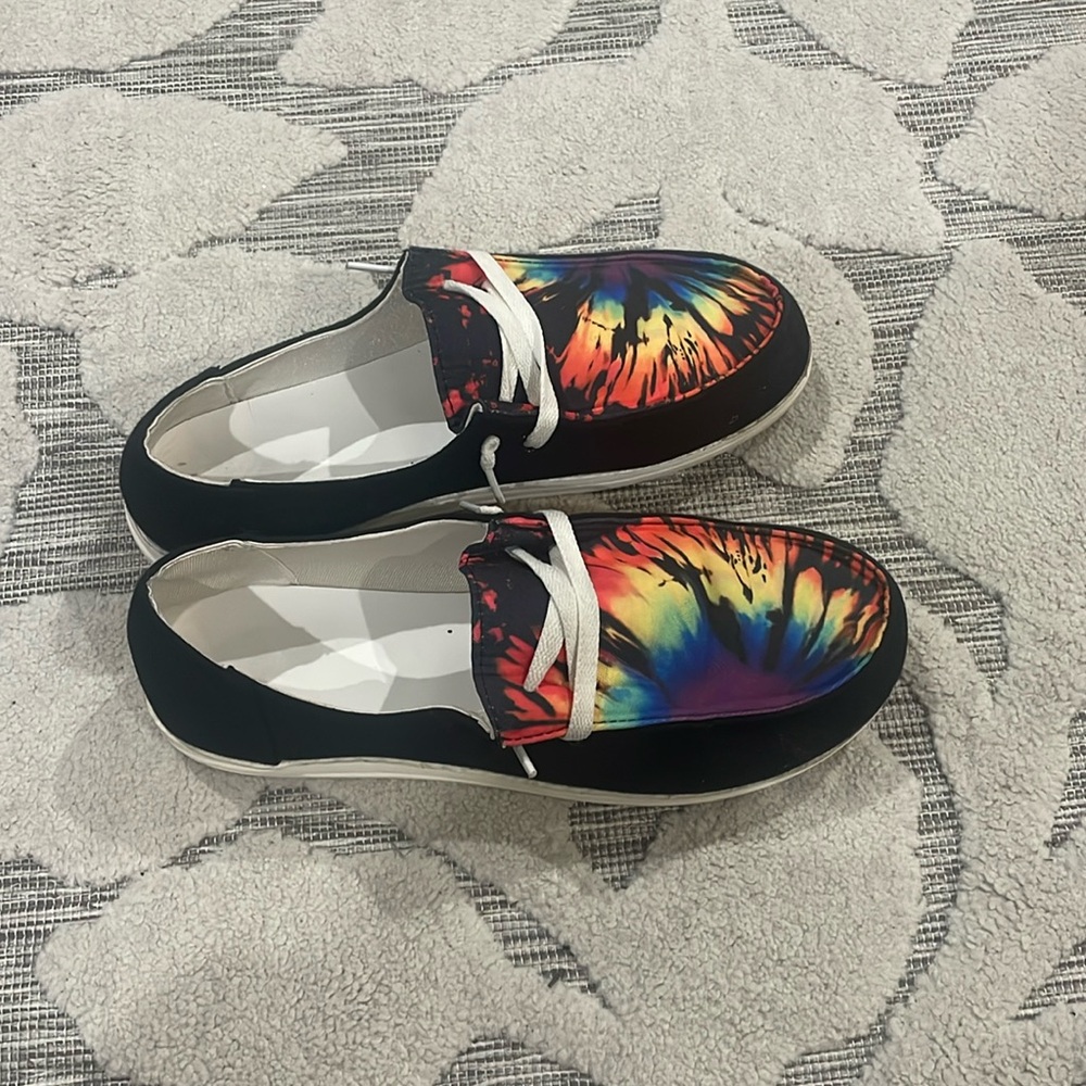 Slide ons! 🖤💜🧡❤️💙💚 i have earrings to match!